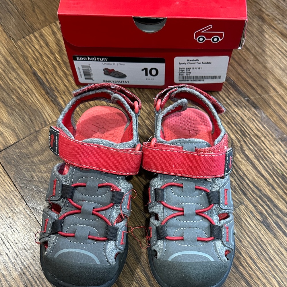 See Kai Run Kids Lincoln 3 Sandals in Gray and Red